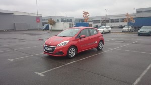 Automobilis iš šono