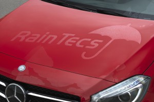 Pflegt und schützt: Das neue Pflegewachs RainTecs mit ausgeprägtem Abperleffekt. Foto: WashTec Redaktionelle Verwendung erlaubt, Abdruck honorarfrei, Beleg an: Jensen media, Hemmerlestraße 4, 87700 Memmingen, Telefon 08331/991880, info@jensen-media.de